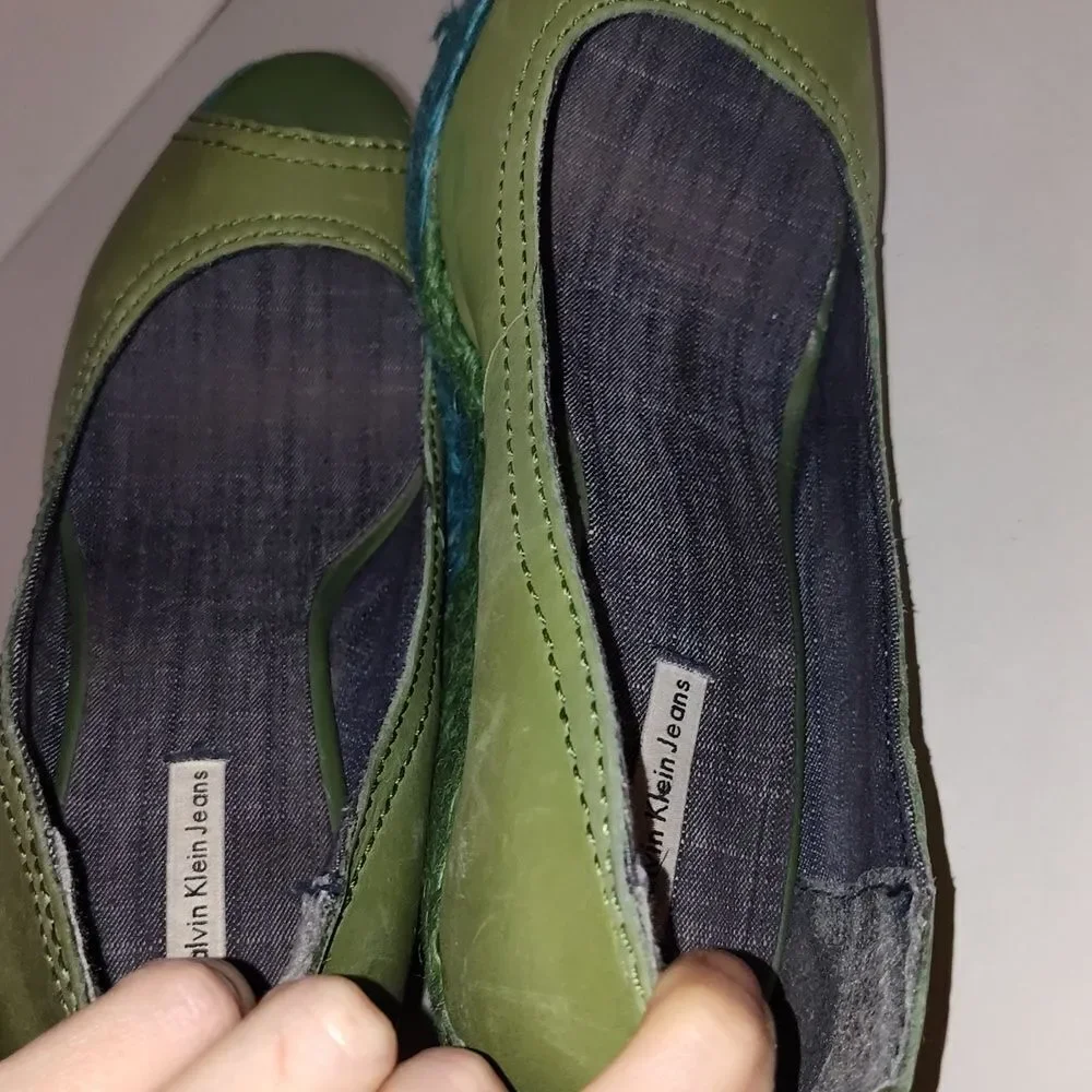 Calvin Klein Hallen Green Wedge Shoes Size 10 runs small 9.5